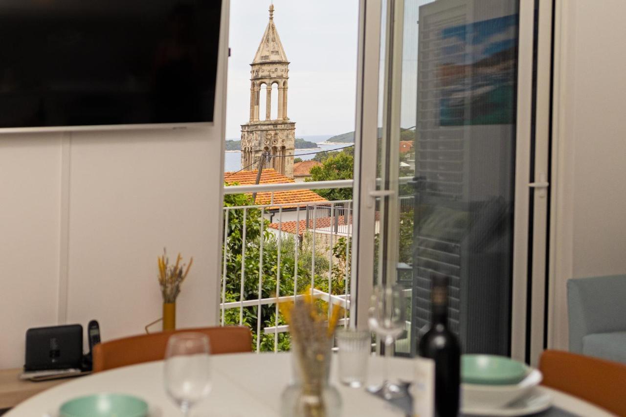Jesliving Hvar - 2 Bedroom Elegant Apartment With Sea View In Historic Center Of חוואר מראה חיצוני תמונה