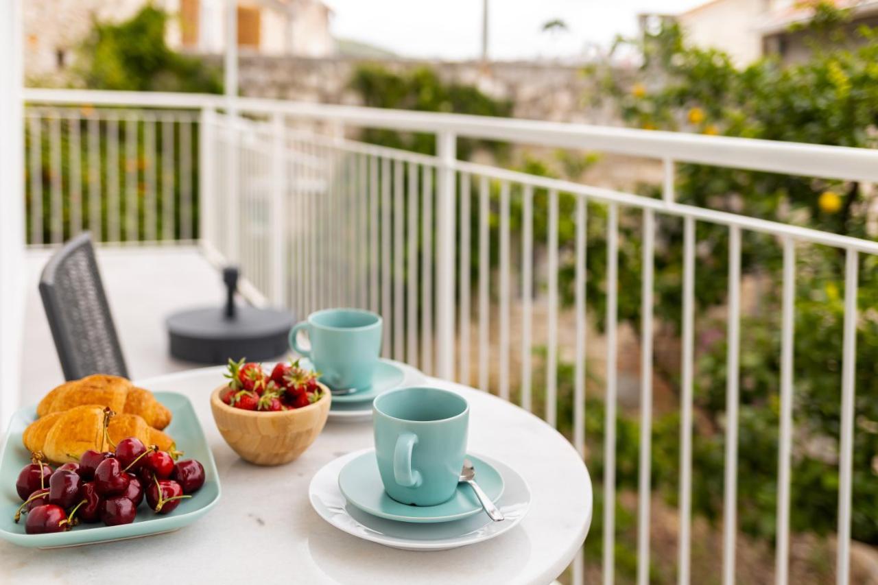 Jesliving Hvar - 2 Bedroom Elegant Apartment With Sea View In Historic Center Of חוואר מראה חיצוני תמונה