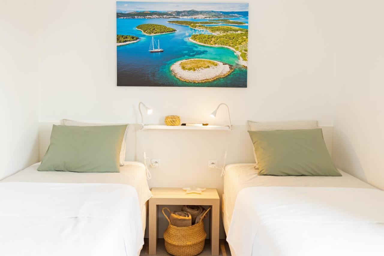 Jesliving Hvar - 2 Bedroom Elegant Apartment With Sea View In Historic Center Of חוואר מראה חיצוני תמונה