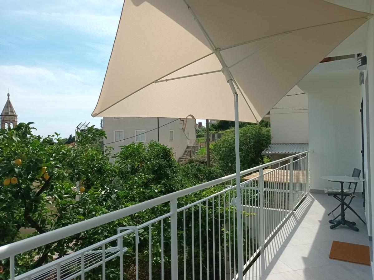 Jesliving Hvar - 2 Bedroom Elegant Apartment With Sea View In Historic Center Of חוואר מראה חיצוני תמונה