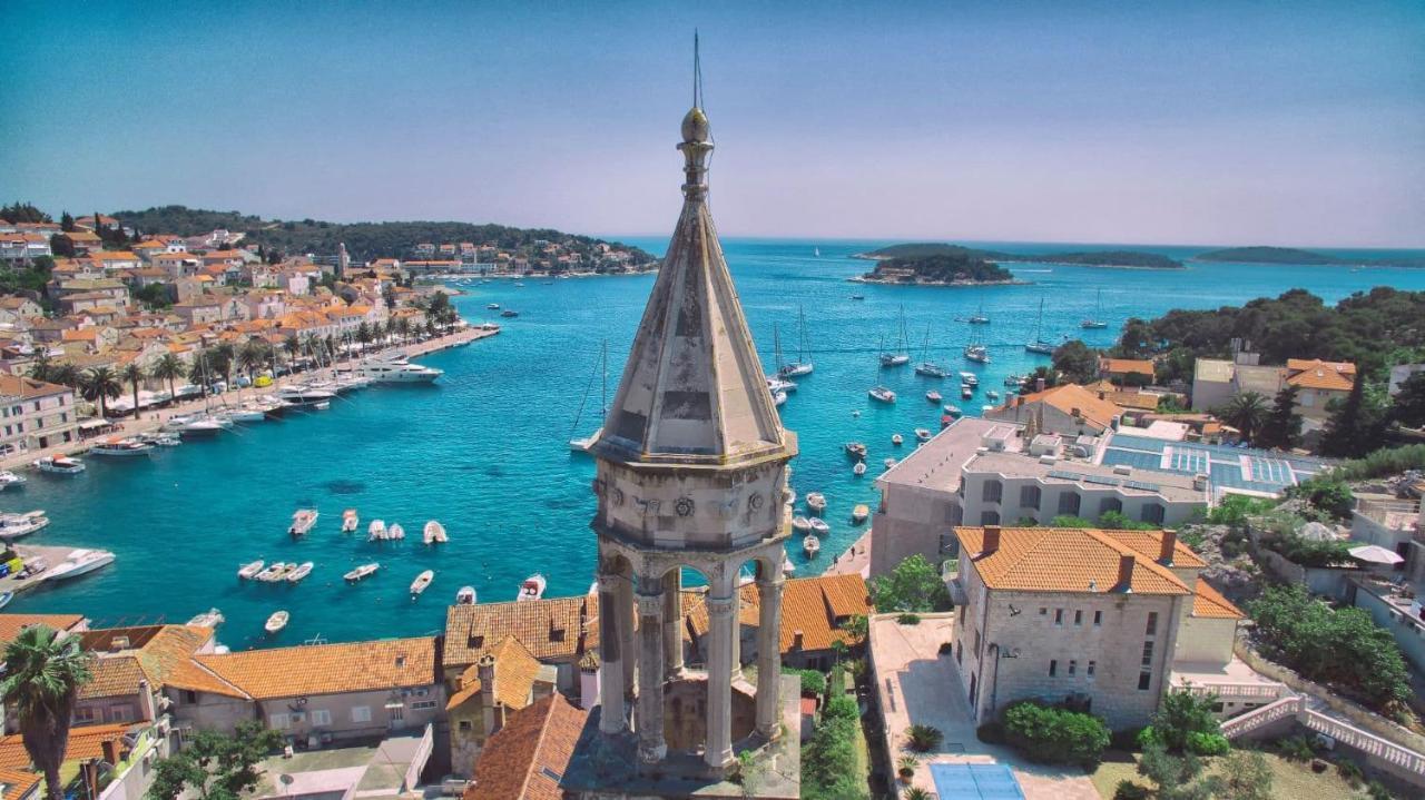 Jesliving Hvar - 2 Bedroom Elegant Apartment With Sea View In Historic Center Of חוואר מראה חיצוני תמונה