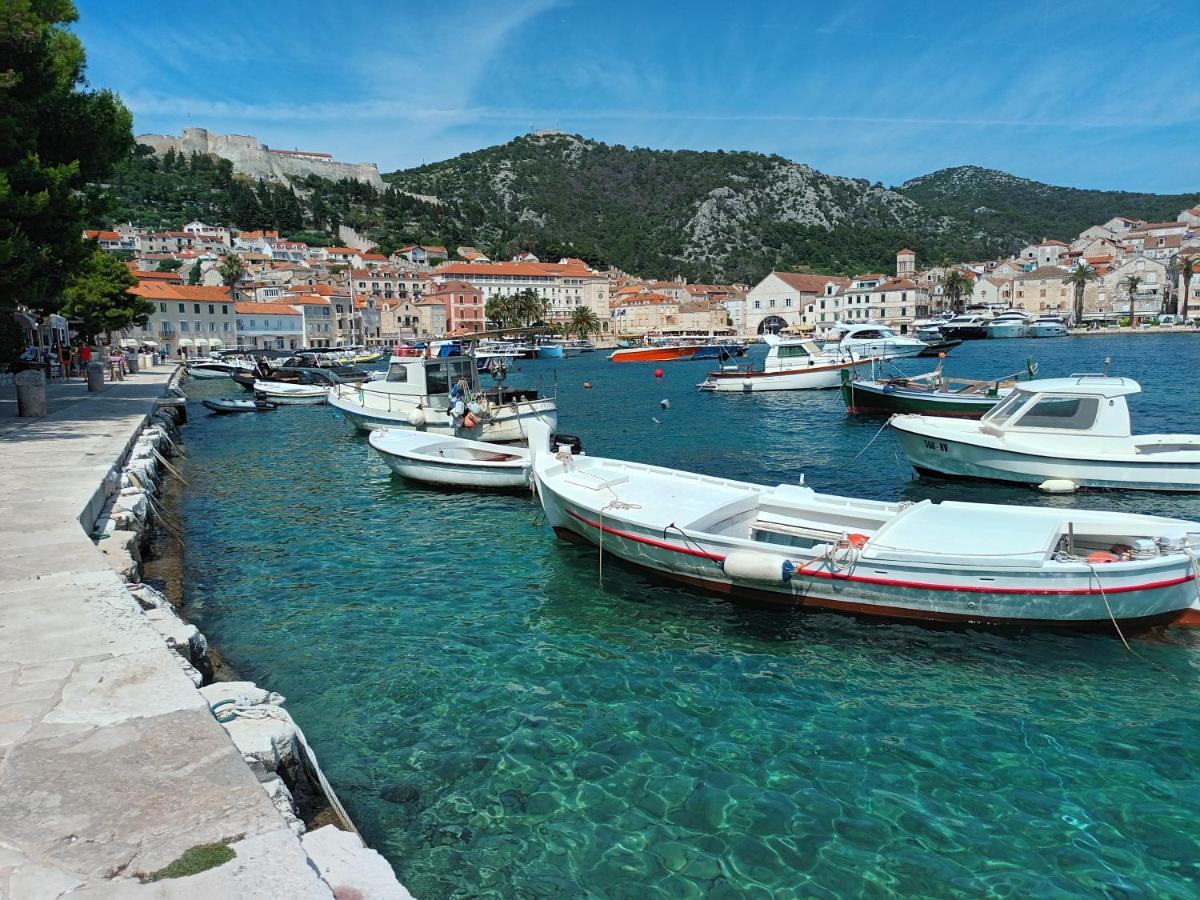 Jesliving Hvar - 2 Bedroom Elegant Apartment With Sea View In Historic Center Of חוואר מראה חיצוני תמונה