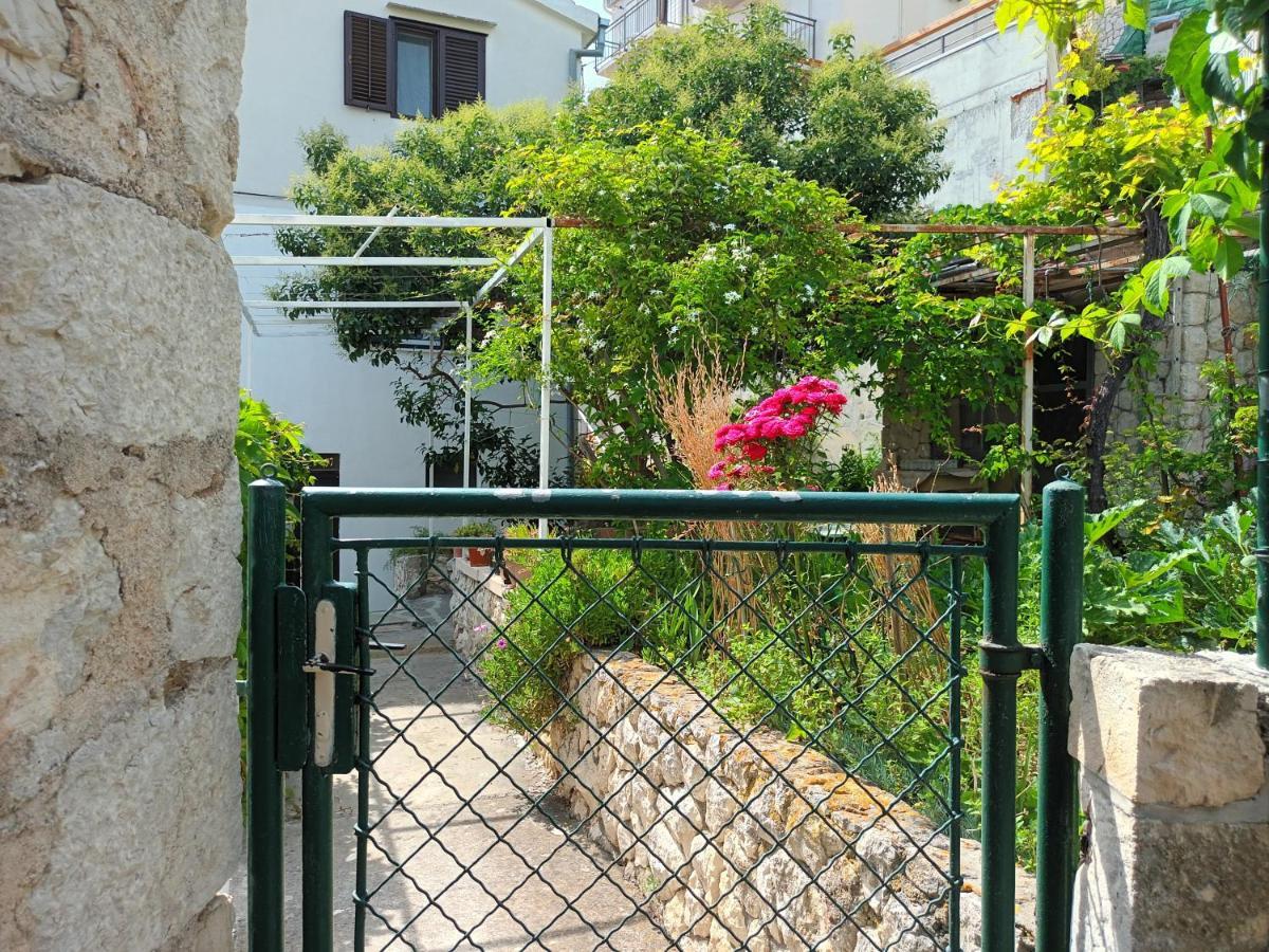 Jesliving Hvar - 2 Bedroom Elegant Apartment With Sea View In Historic Center Of חוואר מראה חיצוני תמונה