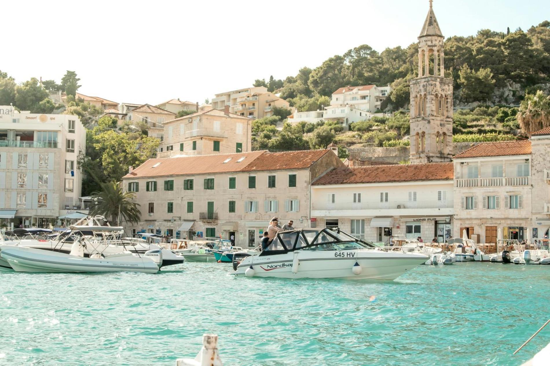 Jesliving Hvar - 2 Bedroom Elegant Apartment With Sea View In Historic Center Of חוואר מראה חיצוני תמונה